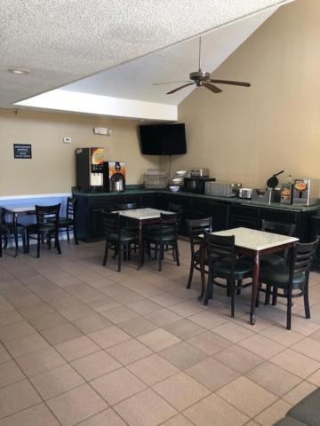 Motel Super 8 By Wyndham Orangeburg North Exterior foto
